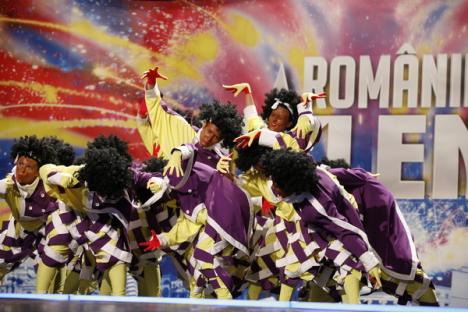 Dansatoarele "deştepte" din Marghita şi gimnasta "din plastilină" din Oradea au făcut senzaţie la "Românii au talent"
